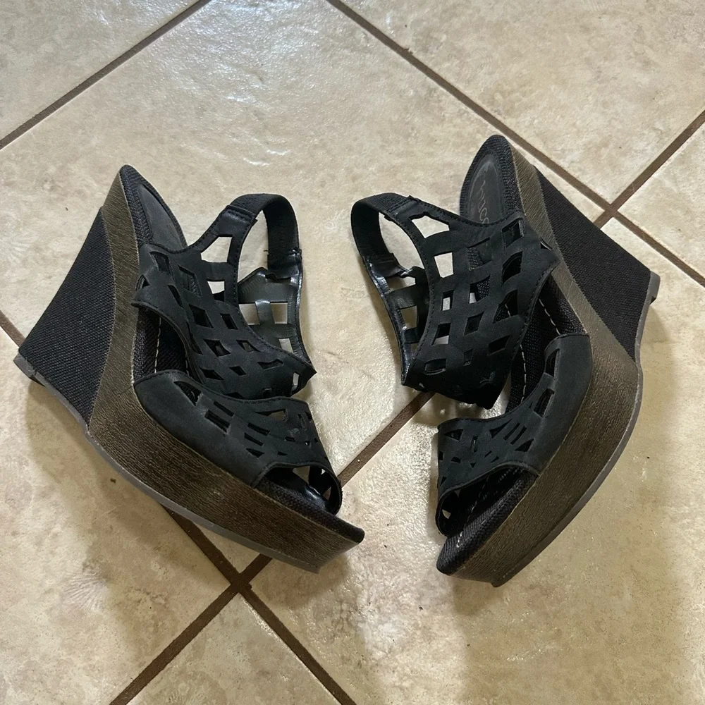 Bucco Serenas Wedge Sandal Black 9 Laser Cut Straw Heel Platform